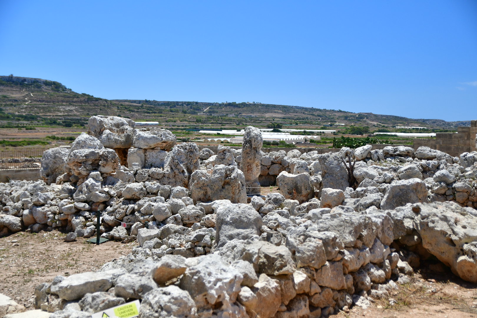 Ta hagrat temples