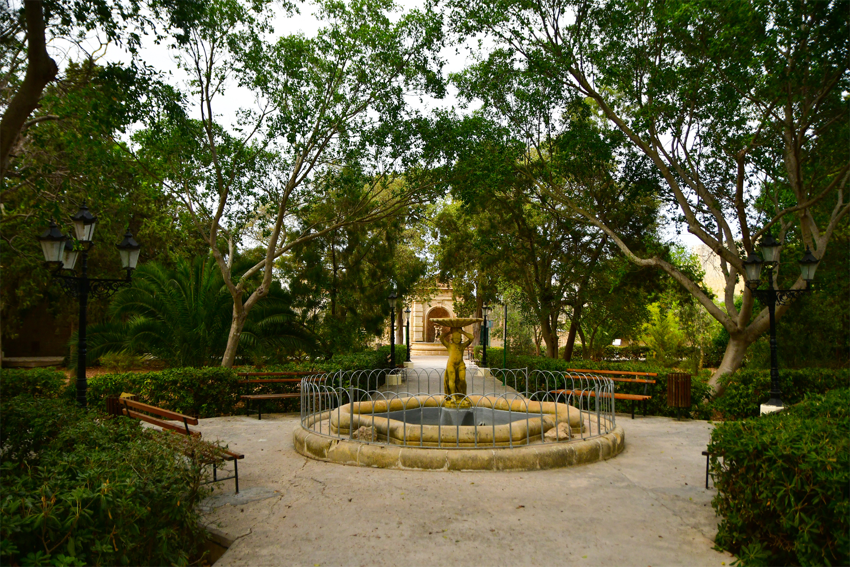 Romeo Romano Garden